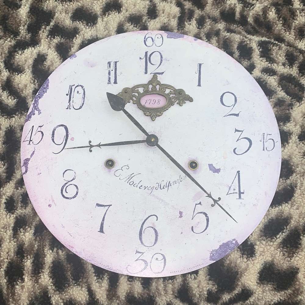 Fun clock / very beautiful